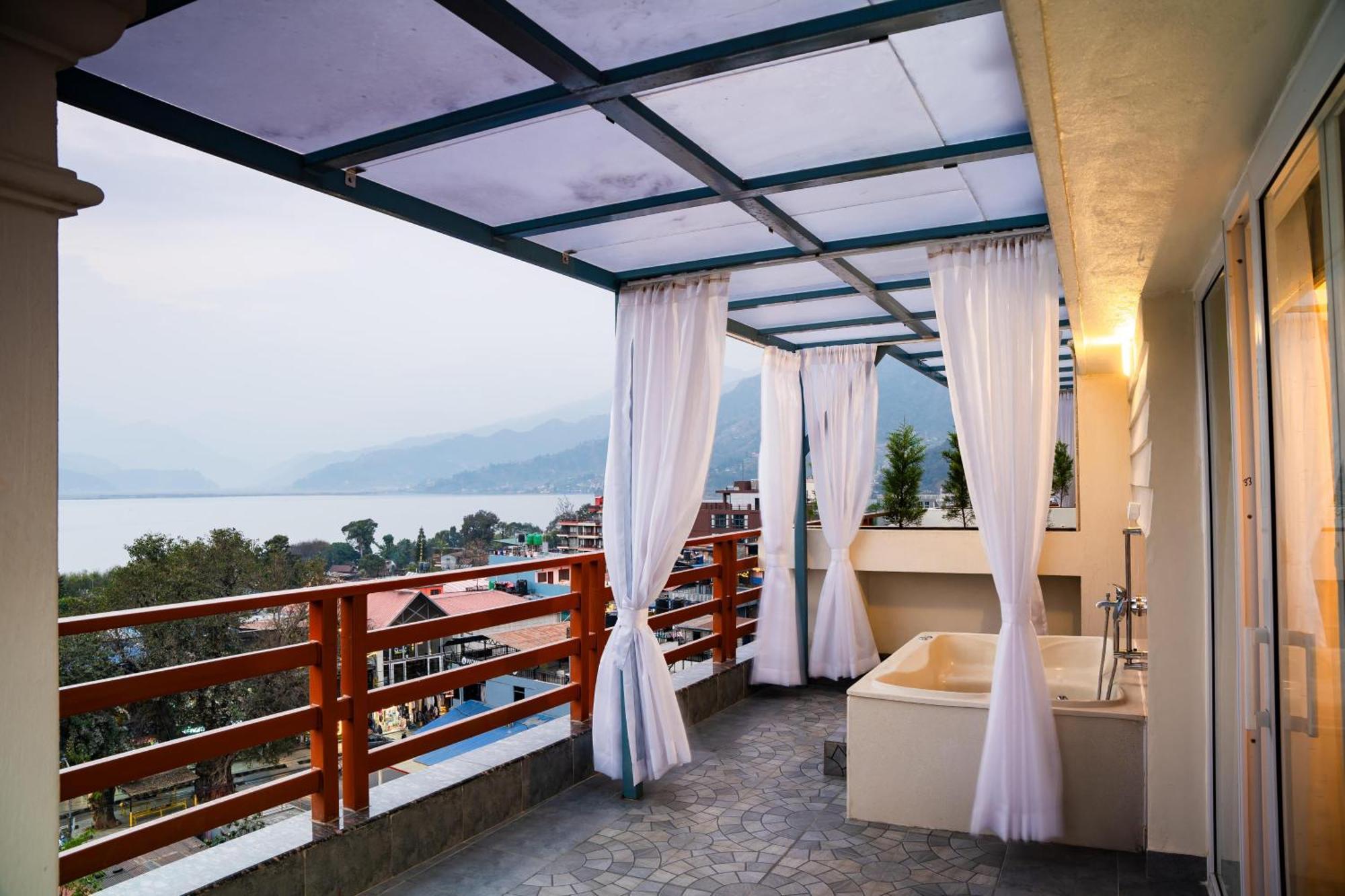 Pokhara Alpine And Springs酒店 外观 照片